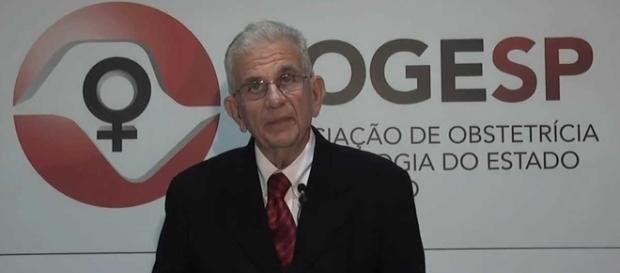 Nilo Bozzini: é muito importante que as mulheres fazerem visitas regulares ao ginecologista Nilo Bozzini: é muito importante que as mulheres fazerem visitas regulares ao ginecologista