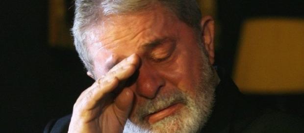 Com futuro incerto, mas provavelmente levando Lula a condenação, o Brasil se vê ansioso. ( Foto: Google) Com futuro incerto, mas provavelmente levando Lula a condenação, o Brasil se vê ansioso. ( Foto: Google)