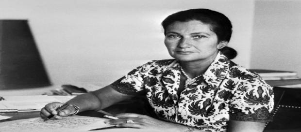 En 1954, Simone Veil à la direction de l'administration pénitentiaire En 1954, Simone Veil à la direction de l'administration pénitentiaire