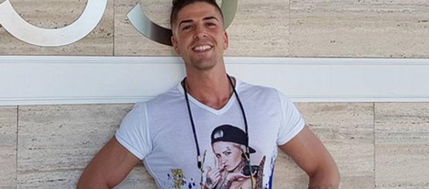 El ex tronista de MYHYV Labrador de fotografía desnudo. El ex tronista de MYHYV Labrador de fotografía desnudo.