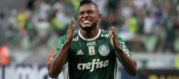O centroavante chegou ao clube no início da temporada O centroavante chegou ao clube no início da temporada