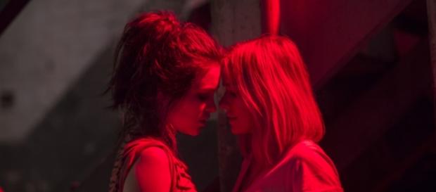 See The New Official Trailer For Netflix Original Series Gypsy - femalefirst.co.uk See The New Official Trailer For Netflix Original Series Gypsy - femalefirst.co.uk