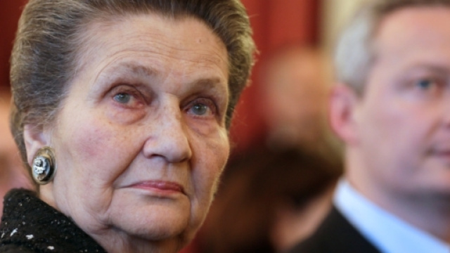 Simone Veil hospitalisée en état de détresse respiratoire au début ... - bfmtv.com