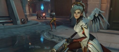 'Overwatch' medic Mercy in the heat of battle (image source: YouTube/GamingTaylor)
