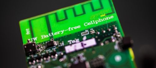 The world's first battery-free phone might be the future of mobile power (UW engineering/twitter.com)
