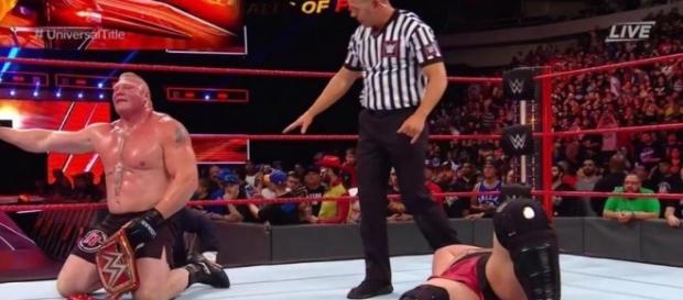 Brock Lesnar retuvo su título Universal en su primera defensa. Trome.com. Brock Lesnar retuvo su título Universal en su primera defensa. Trome.com.