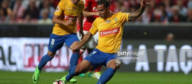 Bruno Gomes em jogo contra o Benfica Bruno Gomes em jogo contra o Benfica