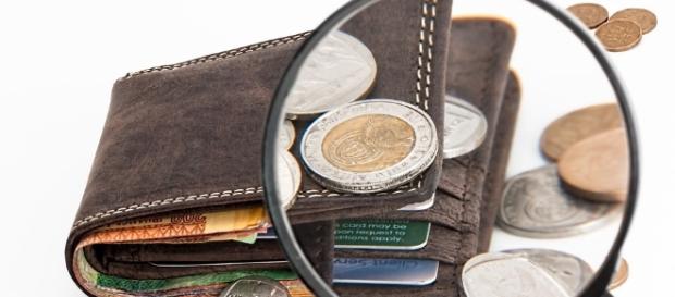 Spending vs saving - Image via pixabay Spending vs saving - Image via pixabay