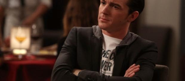 El actor explica a sus fans por qué no fue invitado a la boda de su amigo. El actor explica a sus fans por qué no fue invitado a la boda de su amigo.