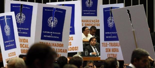 Texto da reforma trabalhista foi aprovado pela maioria dos senadores - Google Texto da reforma trabalhista foi aprovado pela maioria dos senadores - Google