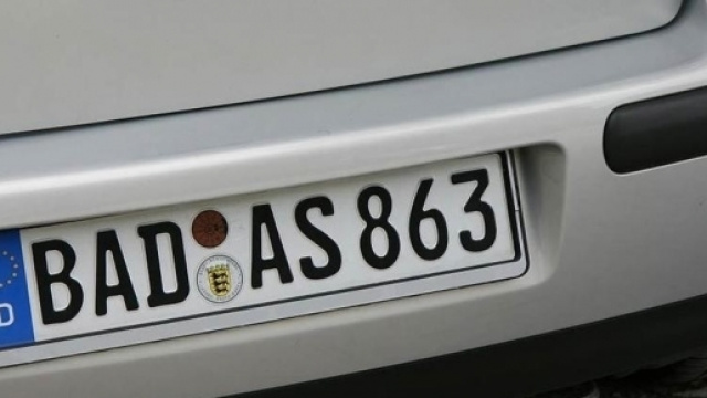 Auto con targa straniera per non pagare il bollo auto.