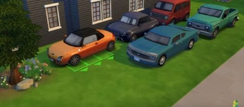 A screenshot from The Sims 4 Mods - Ownable Cars (The Sim Supply/YouTube)