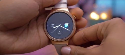Android Wear 2.0 Hands on! (Image credit Android Authority | YouTube)