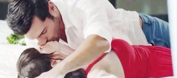 Cherry season, la stagione del cuore: la prima notte d’amore tra Ayaz e Oyku Cherry season, la stagione del cuore: la prima notte d’amore tra Ayaz e Oyku
