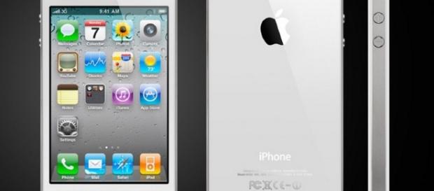 iPhone 8: Full Details, Photos, Coming this Fall - Image from MacRumors (YouTube) iPhone 8: Full Details, Photos, Coming this Fall - Image from MacRumors (YouTube)