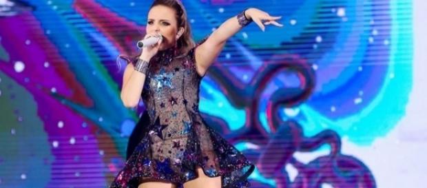 Larissa Manoela fala palavrão em vídeo (Foto: Reprodução) Larissa Manoela fala palavrão em vídeo (Foto: Reprodução)