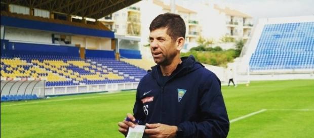 Novo treinador nunca dirigiu uma equipe brasileira (Foto: Reprodução) Novo treinador nunca dirigiu uma equipe brasileira (Foto: Reprodução)