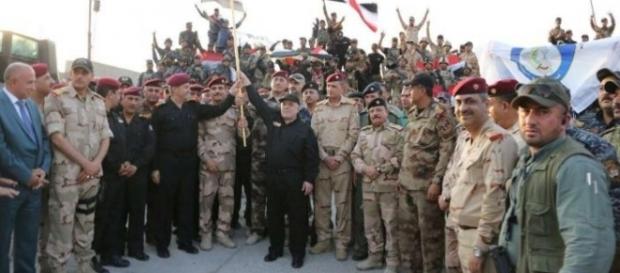 Primeiro-ministro do Iraque declara oficialmente a derrota do Estado Islâmico em Mosul (Crédito: Twitter/Reuters Top News) Primeiro-ministro do Iraque declara oficialmente a derrota do Estado Islâmico em Mosul (Crédito: Twitter/Reuters Top News)