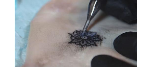 tatuagem promete alertar o aumento da glicose em diabéticos tatuagem promete alertar o aumento da glicose em diabéticos