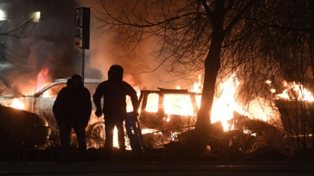 Polizia svedese lancia un appello in tv: "aiutateci, aiutateci"