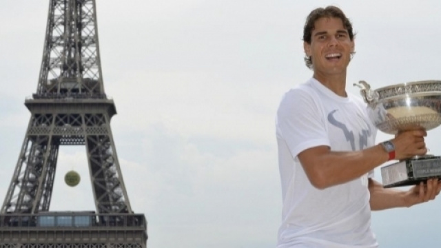 Une centaine d'athl&egrave;tes soutient Paris 2024