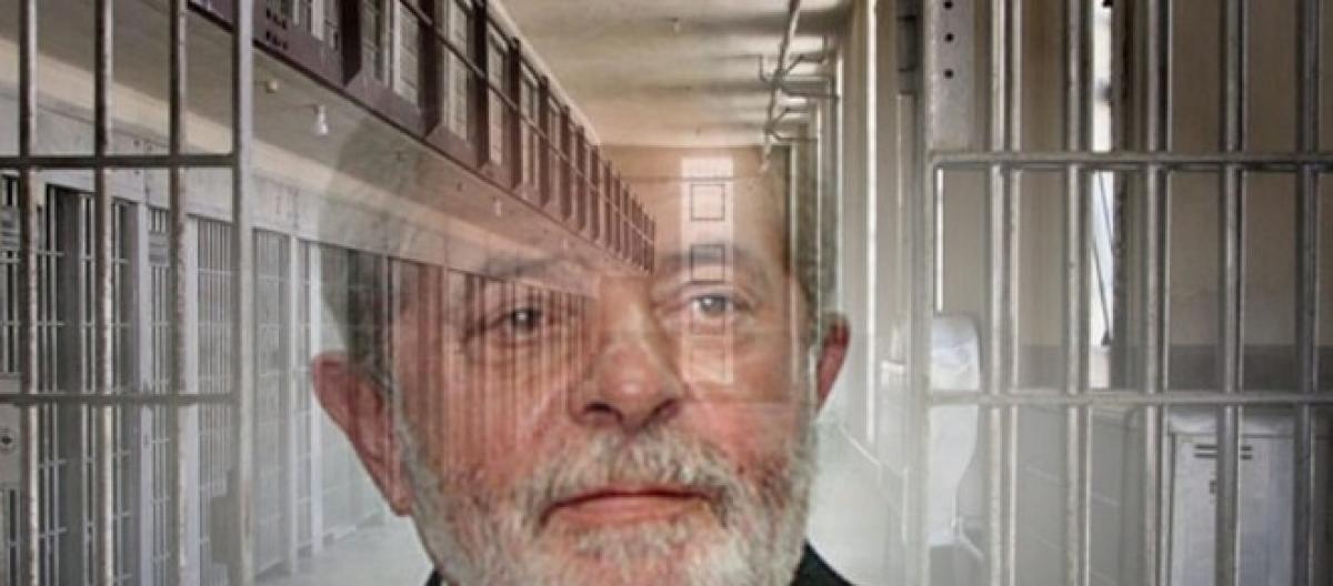 Resultado de imagem para lula na cadeia