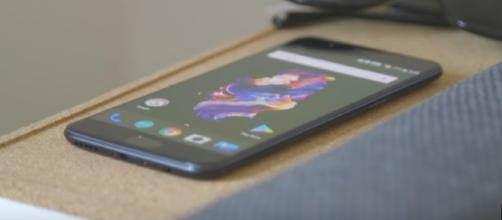 OnePlus 5 review The Verge/Youtube