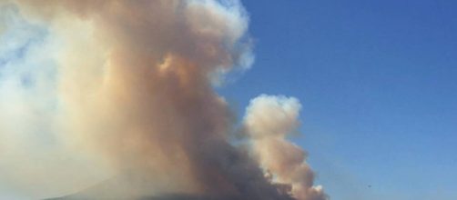 Incendi sul Vesuvio, tutti dolosi. La rabbia dei residenti napoletani.