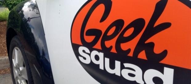Amazon launches Geek Squad like services / Photo via Mike Mozart, Flickr Amazon launches Geek Squad like services / Photo via Mike Mozart, Flickr