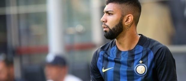 O jogador atua pela Inter de Milão. O jogador atua pela Inter de Milão.