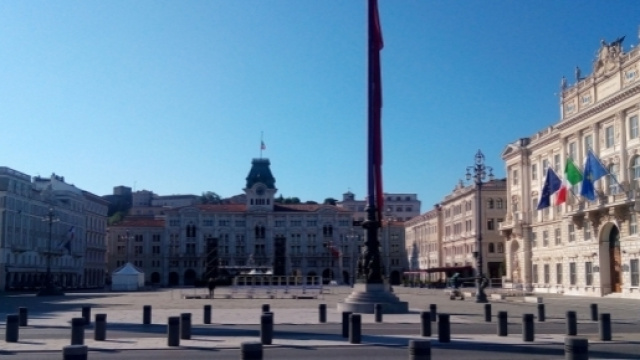 Trieste, piazza Unit&agrave; d'Italia prima del summit (sviluppoeconomico.gov.it)