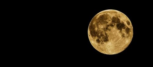 Moon Express plans to mine on the lunar surface in 2020. Image source: Pixabay