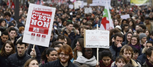 De la rue à l'Hémicycle, pour un aller sans retour