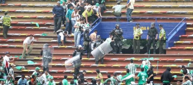 HABRÁ LEY PARA LA VIOLENCIA EN EL FÚTBOL… CREEMOS | Cápsulas de fútbol - elcolombiano.com HABRÁ LEY PARA LA VIOLENCIA EN EL FÚTBOL… CREEMOS | Cápsulas de fútbol - elcolombiano.com