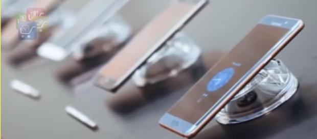 Unboxing Samsung Galaxy Note 8 Maple Gold Indonesia Youtube Unboxing Samsung Galaxy Note 8 Maple Gold Indonesia Youtube