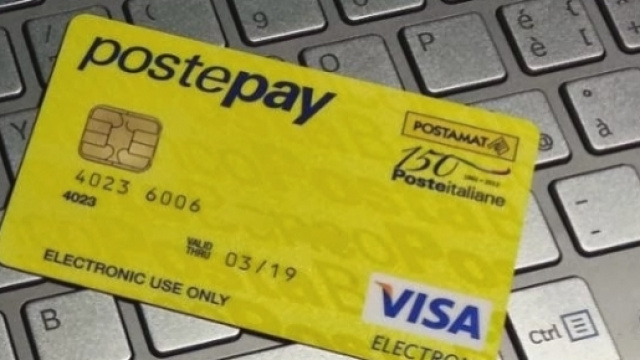 Truffa Postepay: come riconoscere la finta mail e cosa fare per sbloccare la carta