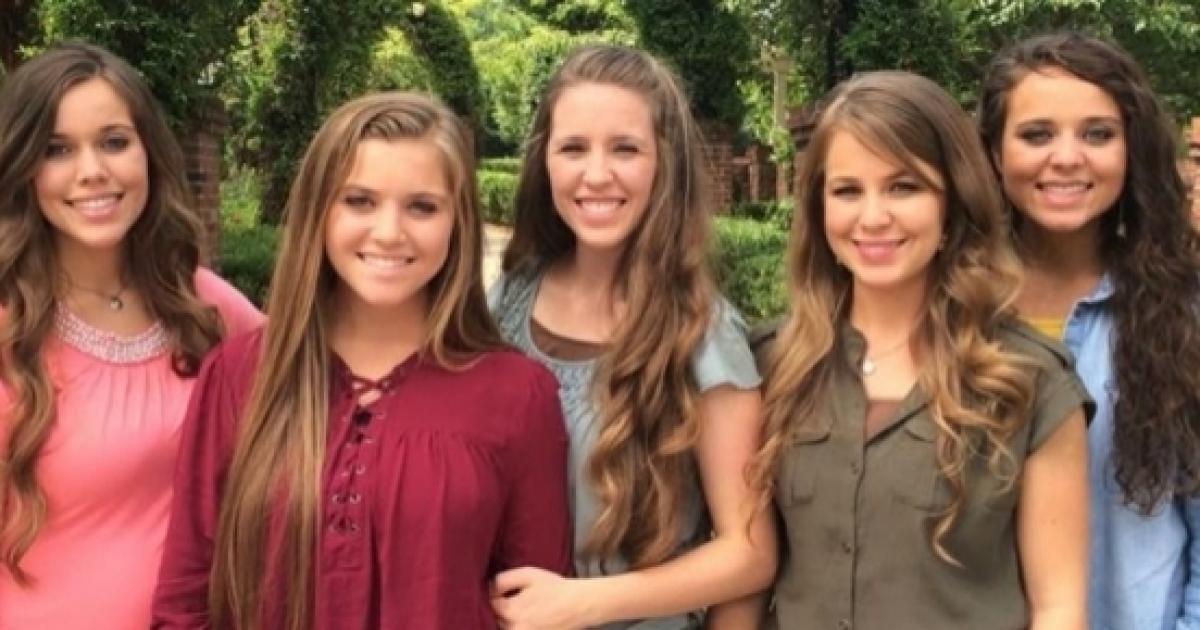 'Counting On' JoyAnna Duggar Forsyth slammed for begging on Facebook