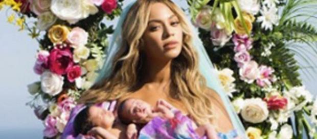 Beyonce shows off twins and weird weight loss or plastic surgery? Source Youtube Beyonce shows off twins and weird weight loss or plastic surgery? Source Youtube