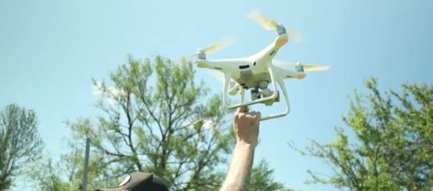 DJI SPARK! Why did I buy this..? Peter McKinnon/Youtube DJI SPARK! Why did I buy this..? Peter McKinnon/Youtube