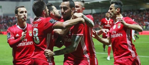 Mitroglou já pode ir hoje a jogo. Mitroglou já pode ir hoje a jogo.