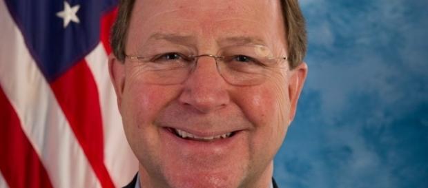 Rep. Bill Flores suggests that Donald Trump should remove his family from White House. (Wikimedia/US House of Representatives) Rep. Bill Flores suggests that Donald Trump should remove his family from White House. (Wikimedia/US House of Representatives)