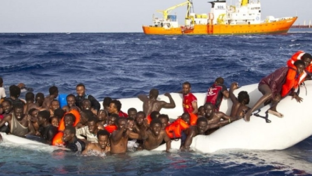 La nave Defende Europe cercher&agrave; di bloccare il flusso dei migranti.