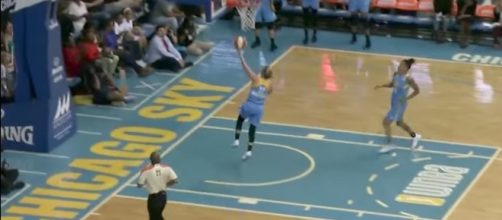 Courtney Vandersloot led the way in another Chicago Sky win with 13 points and nine assists Friday. [Image via WNBA/YouTube]