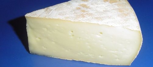 https://commons.wikimedia.org/wiki/Cheese#/media/File:Saint-nectaire.jpg