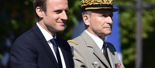 Le Président Macron a clarifié les fonctions de Président de la République et de Chef d'Etat-Major général des armées.
