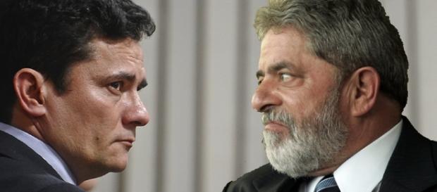 Ex-presidente Lula à frente do juiz Sergio Moro Ex-presidente Lula à frente do juiz Sergio Moro