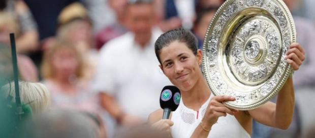 Garbiñe Muguruza se convirtió en la primera española en ganar en dos Grand Slam distintos. AS.com. Garbiñe Muguruza se convirtió en la primera española en ganar en dos Grand Slam distintos. AS.com.