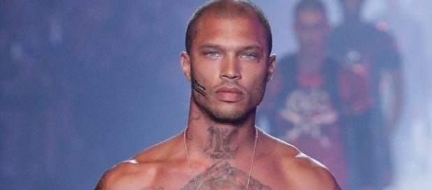 Jeremy Meeks está fazendo sucesso como modelo Jeremy Meeks está fazendo sucesso como modelo