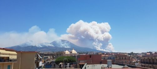 I roghi sul Vesuvio, foto scattata l'11 luglio scorso