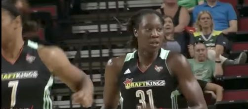 Tina Charles and the NY Liberty picked up a big win over the Washington Mystics on Sunday. [Image via WNBA/YouTube]